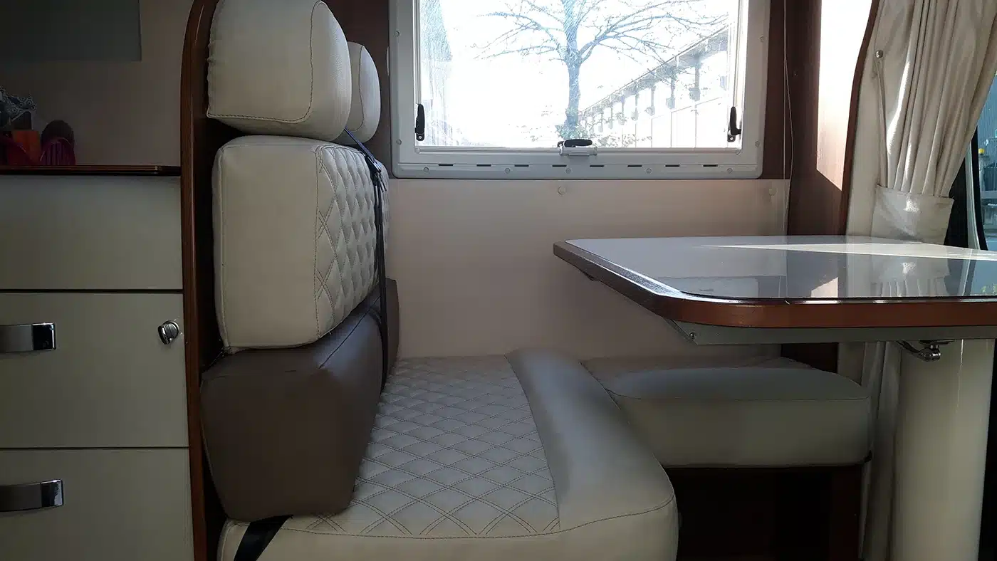 rigenerazione-tappezzeria-camper-e-roulotte