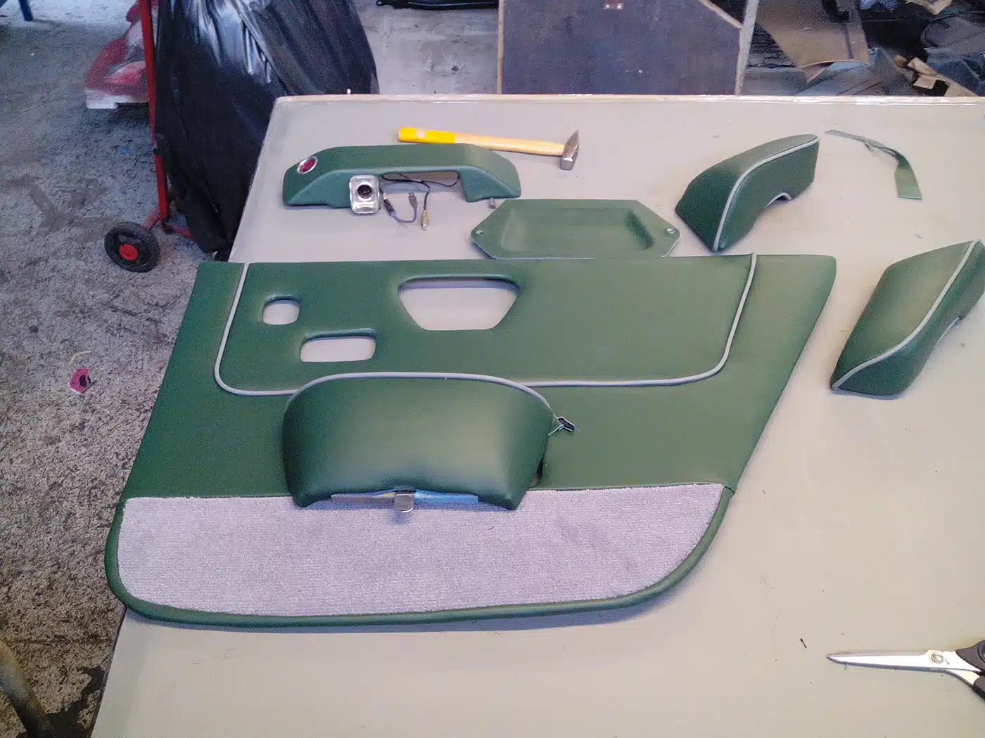 rinnovo-pannelli-di-rivestimento-interni-per-camper
