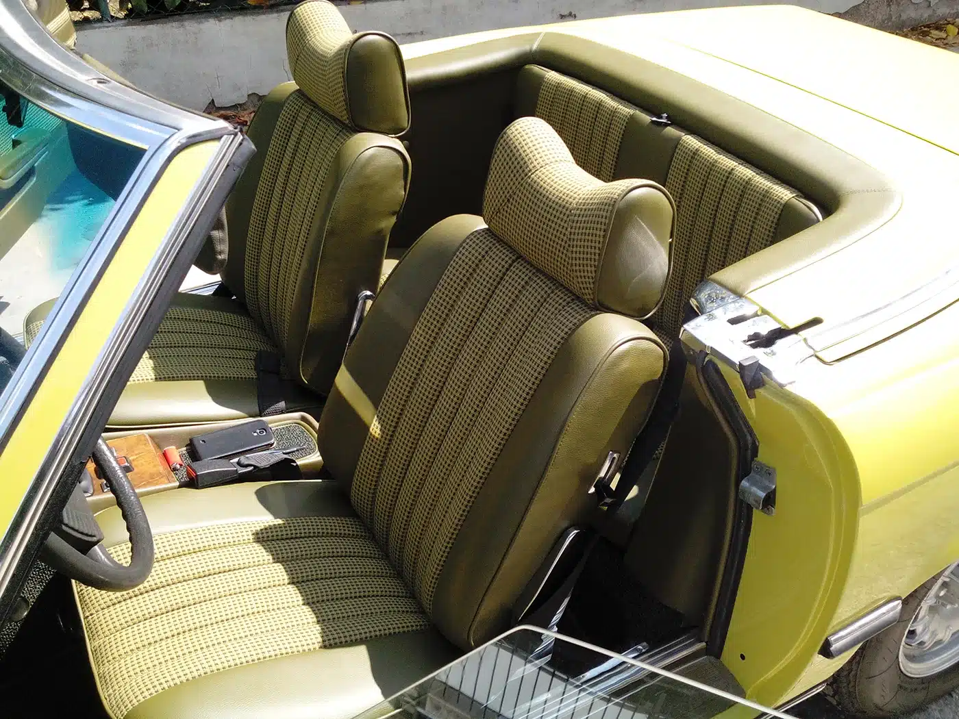 sedili-tappezzeria-volante-per-auto