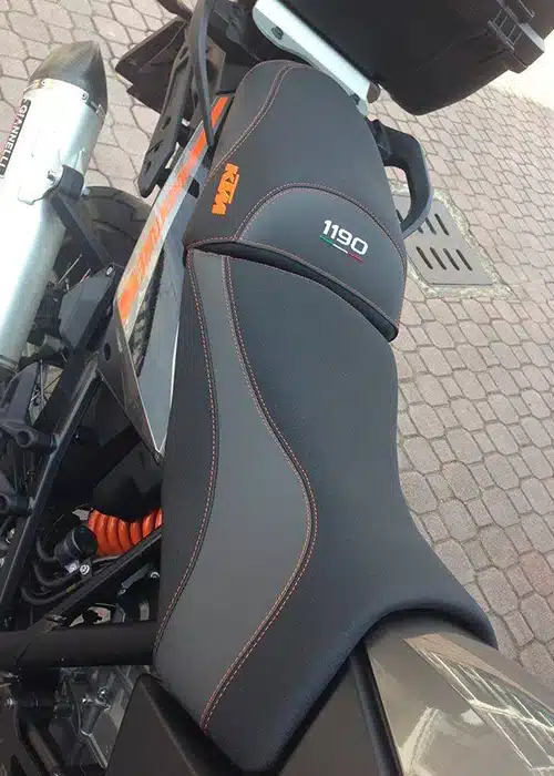 tappezzeria-per-moto-scooter-e-motocicli